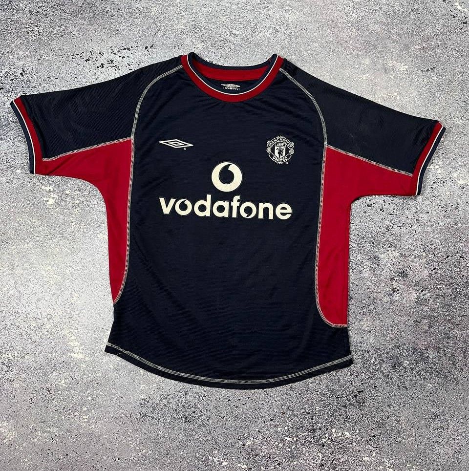 Umbro VINTAGE MANCHESTER UNITED 2000-2001 FOOTBALL SHIRT UMBRO Size US S / EU 44-46 / 1 - 3 Thumbnail