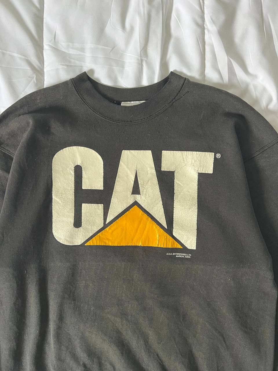 Caterpillar × Vintage Vintage Sunfaded Caterpillar Inc Big Logo Sweatshirt Size US L / EU 52-54 / 3 - 3 Thumbnail