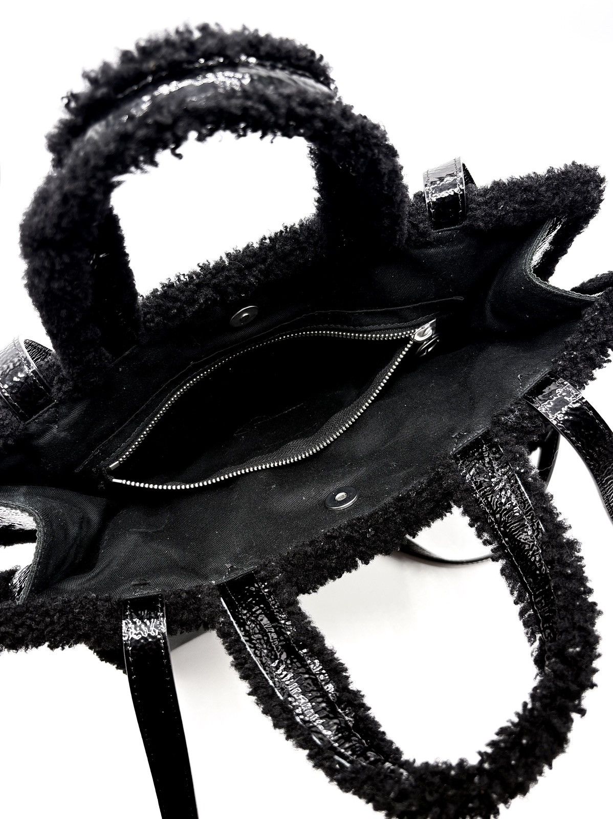 Telfar × Ugg UGG x Telfar Large Shopper Bag- Black Patent Leather Size ONE SIZE - 10 Thumbnail