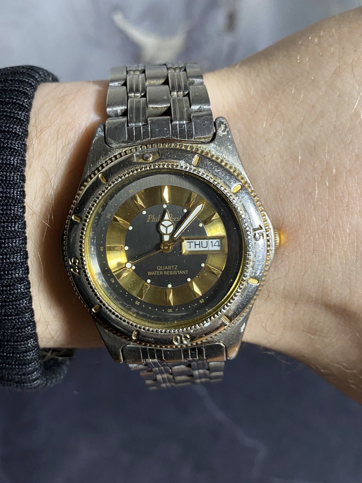 Vintage Vintage Philip Persio Quartz Watch Gold Black Japanese Brand Size ONE SIZE - 4 Thumbnail