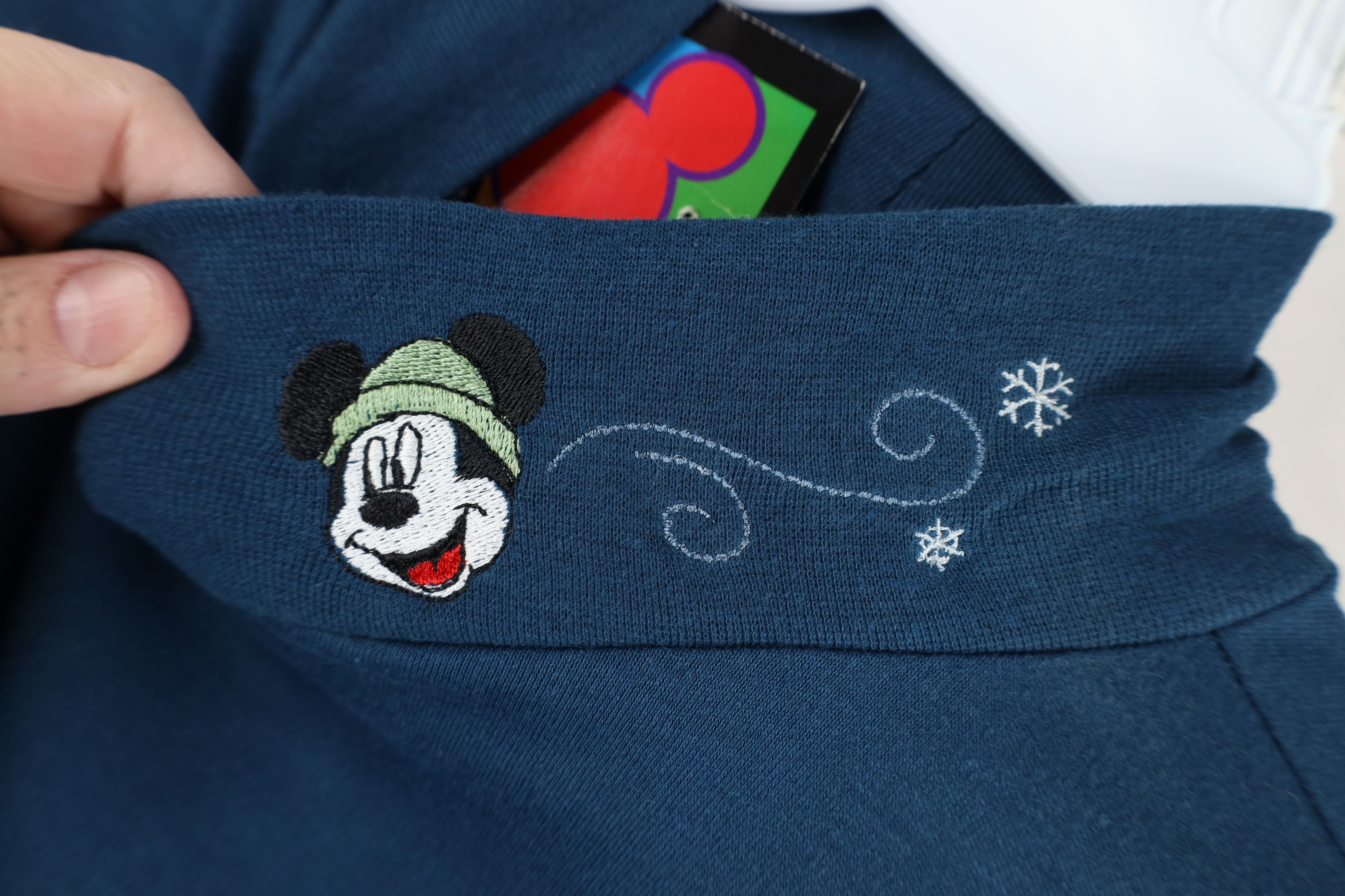 Disney × Vintage Deadstock Vintage 90s Disney Mickey Mouse Mock Neck T-Shirt Size M / US 6-8 / IT 42-44 - 4 Thumbnail
