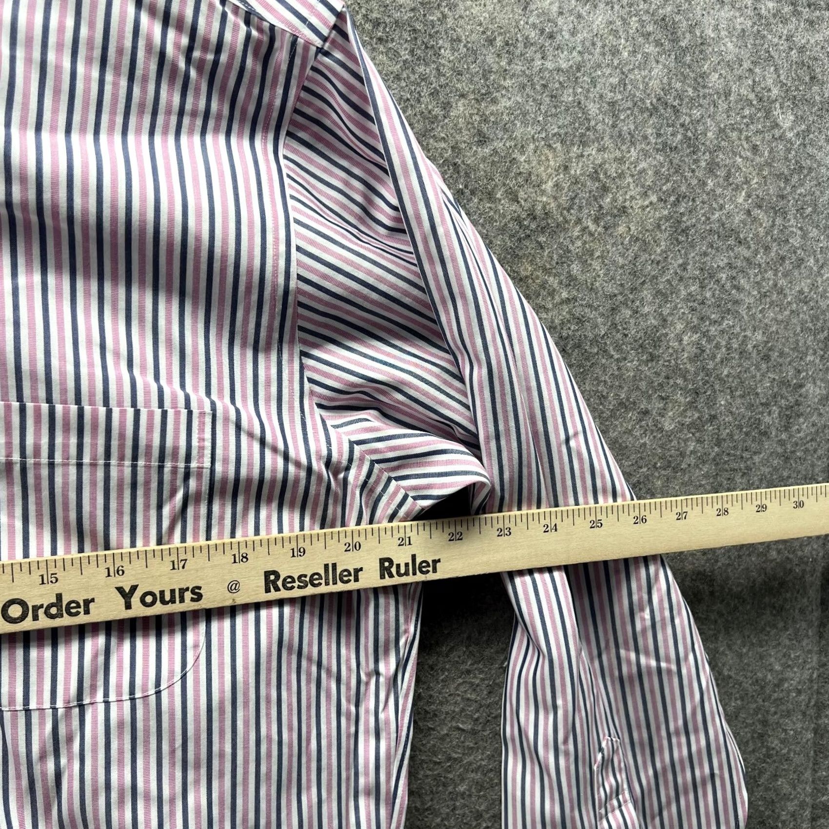 Brooks Brothers VINTAGE Brooks Brothers Shirt Men 15.5 33 Pink Striped Regent Supima Button-Down Size US L / EU 52-54 / 3 - 7 Thumbnail
