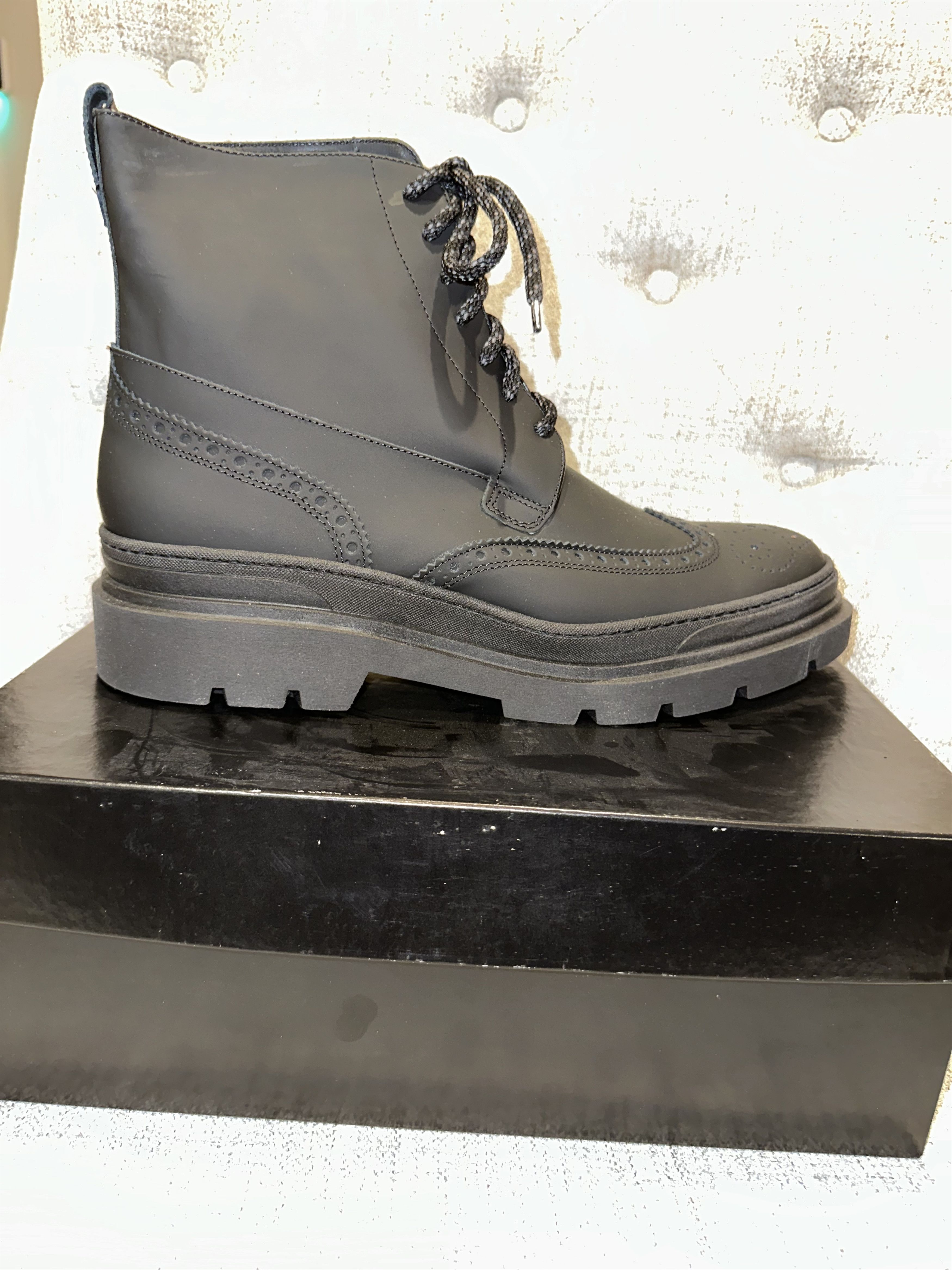 Saks Fifth Avenue Saks Fifth Avenue Collection Matte Boots $400 size12(45) Size US 12 / EU 45 - 1 Thumbnail