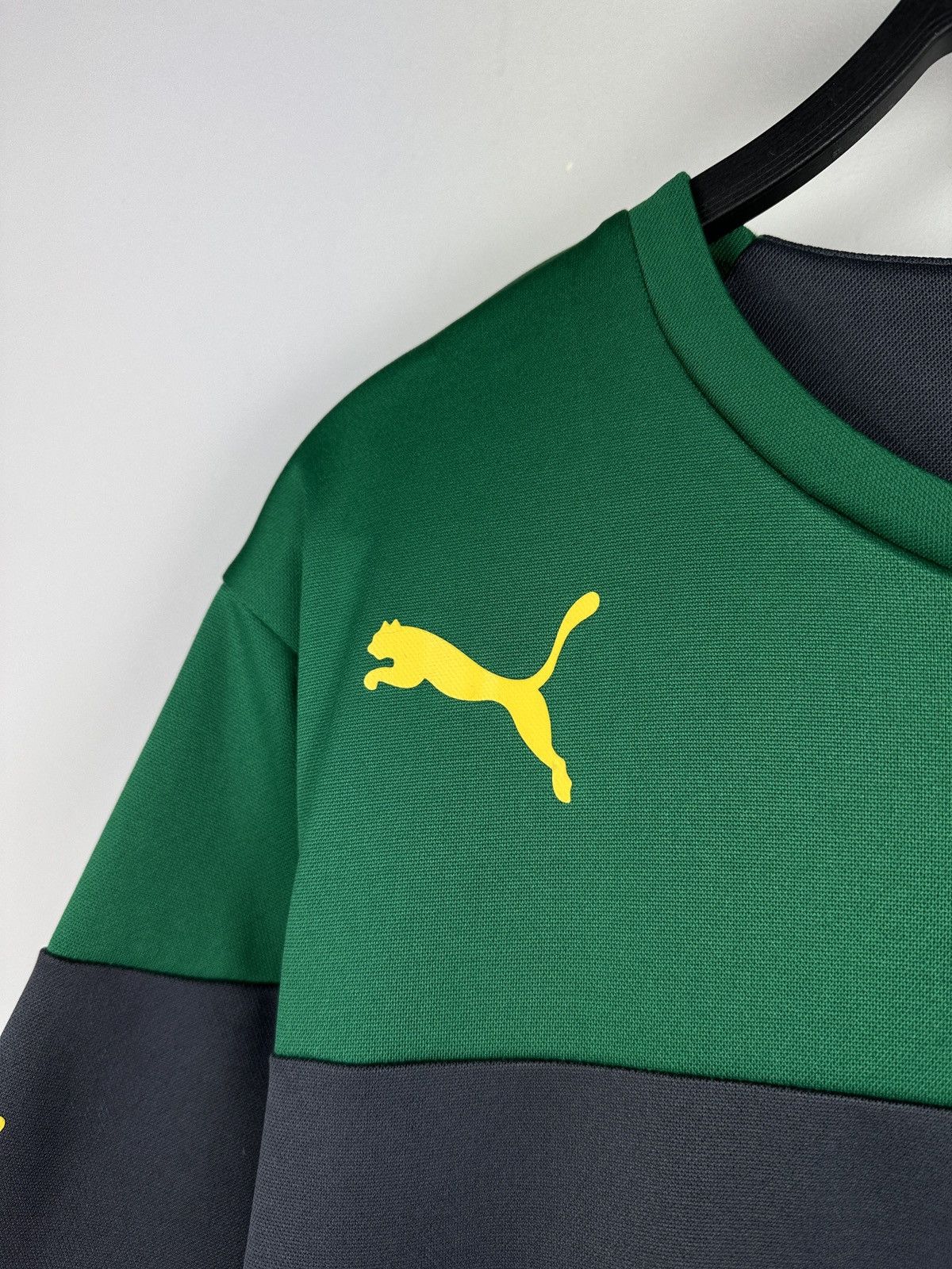 Puma Puma Away Cameroun Soccer Jersey Size US L / EU 52-54 / 3 - 13 Thumbnail