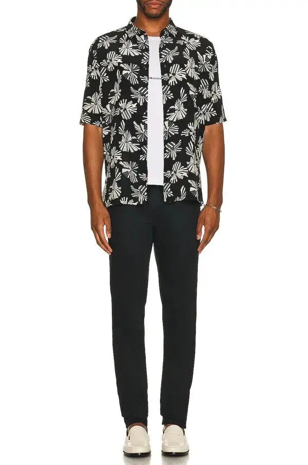 Saint Laurent Paris o1s1wg110325 601070 Shirt in Origami Print Silk Black/White Size US M / EU 48-50 / 2 - 4 Thumbnail