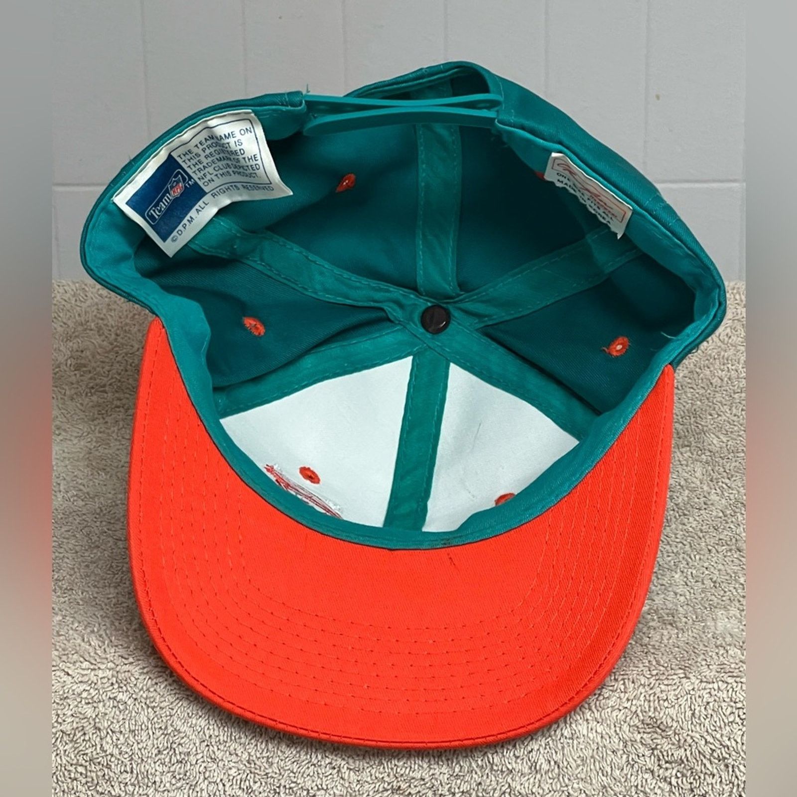 Vintage VINTAGE SCRIPT YOUNGAN NFL MIAMI DOLPHINS SNAPBACK HAT CLEAN Size ONE SIZE - 5 Thumbnail