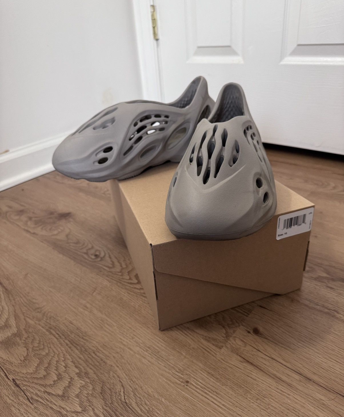 Adidas Adidas Yeezy Foam RNNR Stone Sage Size US 10 / EU 43 - 15 Thumbnail