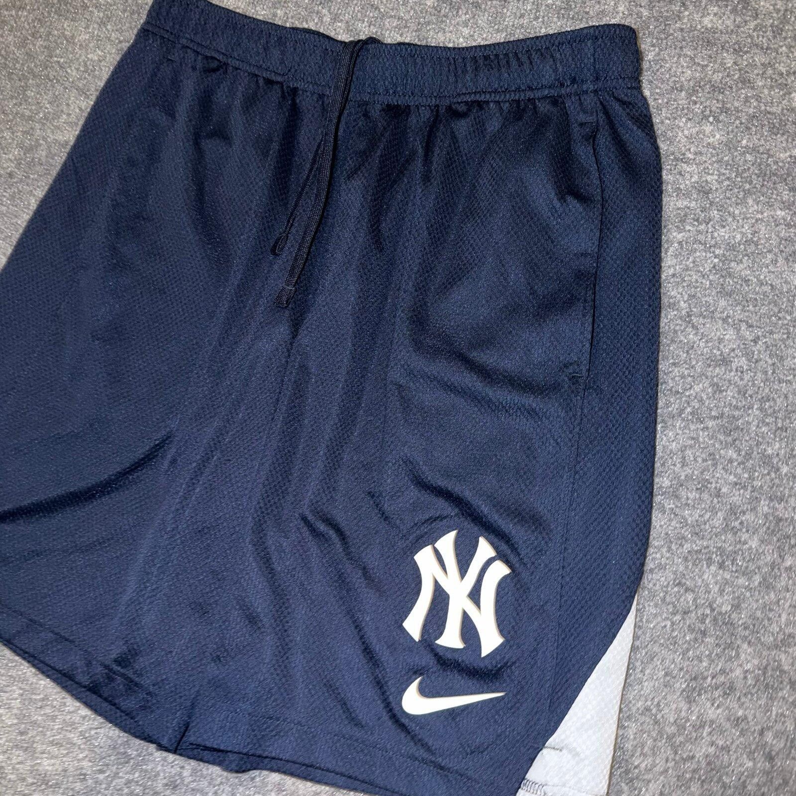 Nike New York Yankees Nike Navy Athletic Shorts Mens LG Size US 34 / EU 50 - 2 Thumbnail