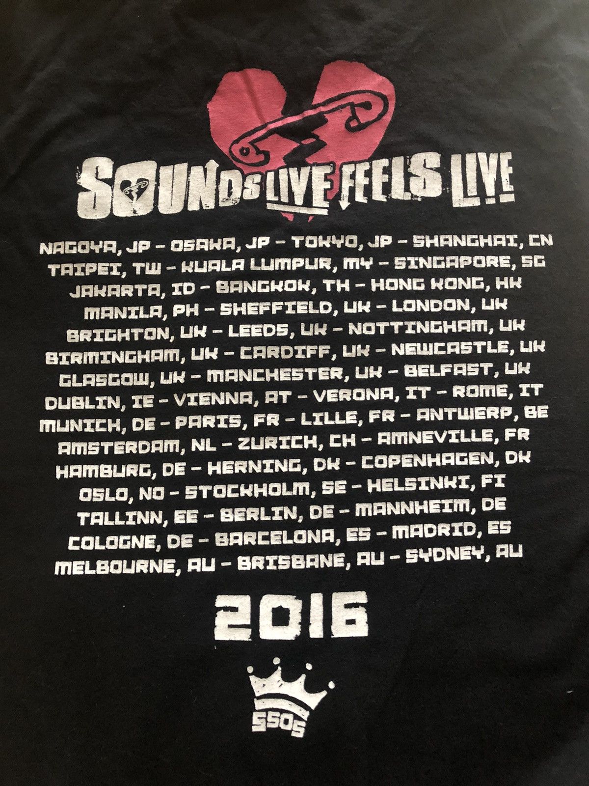 Band Tees × Vintage RARE 5 SECONDS OF SUMMER 2016 WORLD TOUR TEE SHIRT Size US M / EU 48-50 / 2 - 4 Thumbnail