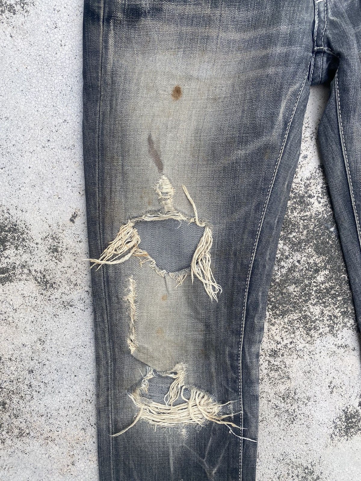 If Six Was Nine × Vanquish Vanquish Distressed Faded Claw Mark Denim Jeans Size US 30 / EU 46 - 9 Thumbnail