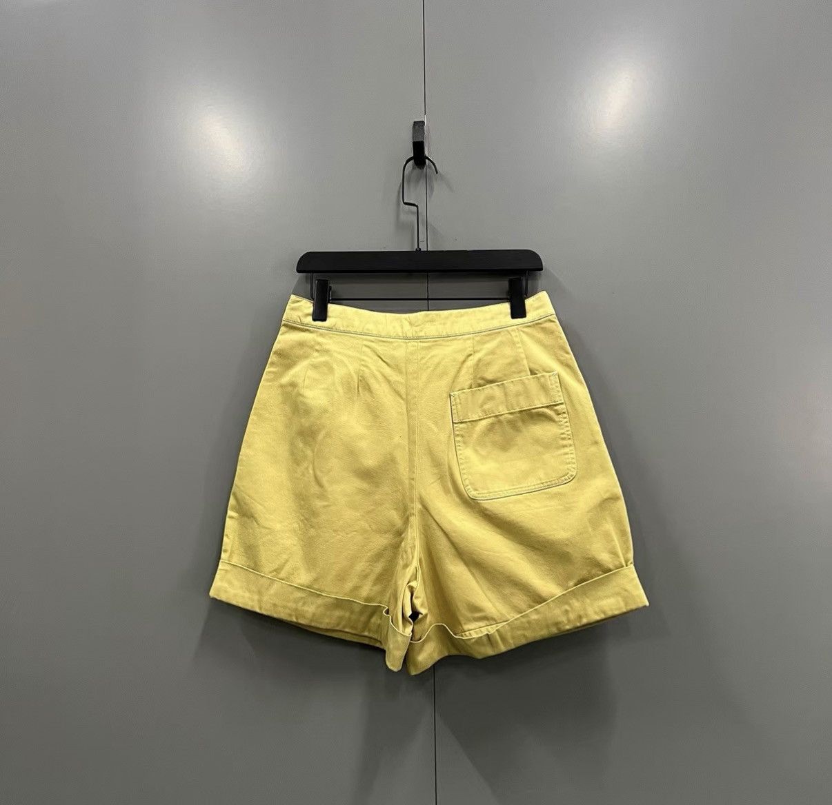 Acne Studios Acne Studios Yellow Belted Shorts J41 Size 27" / US 4 / IT 40 - 2 Thumbnail