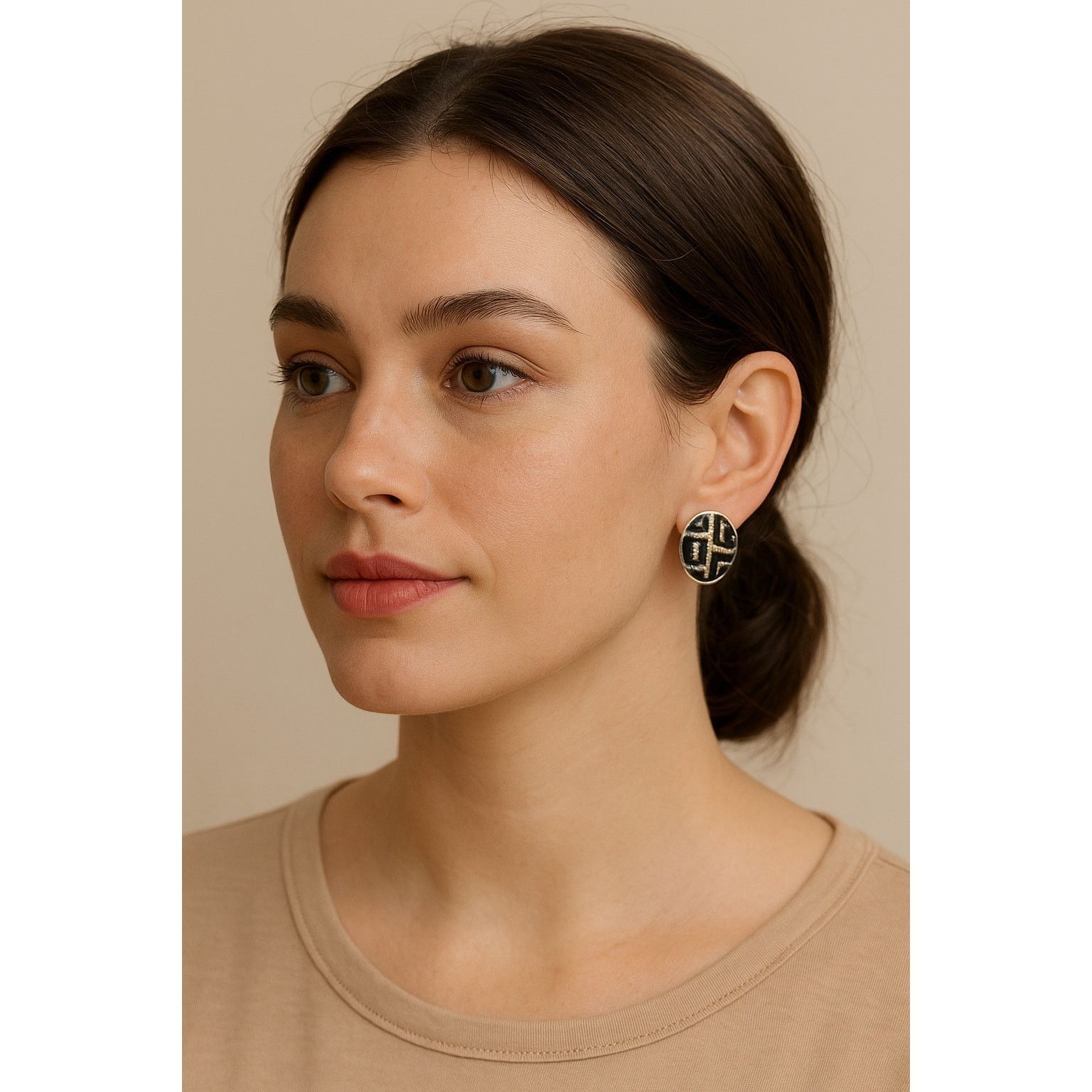 Vintage Vintage Black & Gold Post Earrings Classic Statement Jewelry Size ONE SIZE - 1 Thumbnail