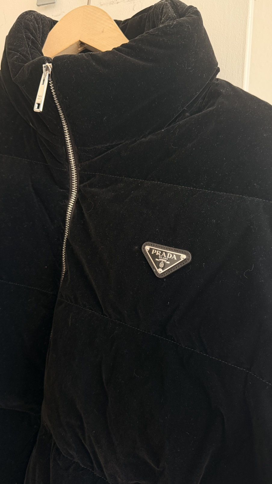 Prada PRADA Velvet Cropped Down Jacket Size US S / EU 44-46 / 1 - 8 Thumbnail