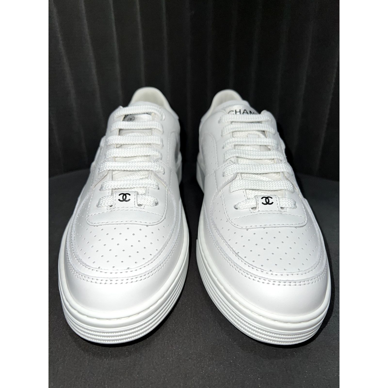 Chanel 23A Calfskin CC Logo Tie Flat Runner Trainer Sneaker 35.5 Size US 5.5 / IT 35.5 - 7 Thumbnail
