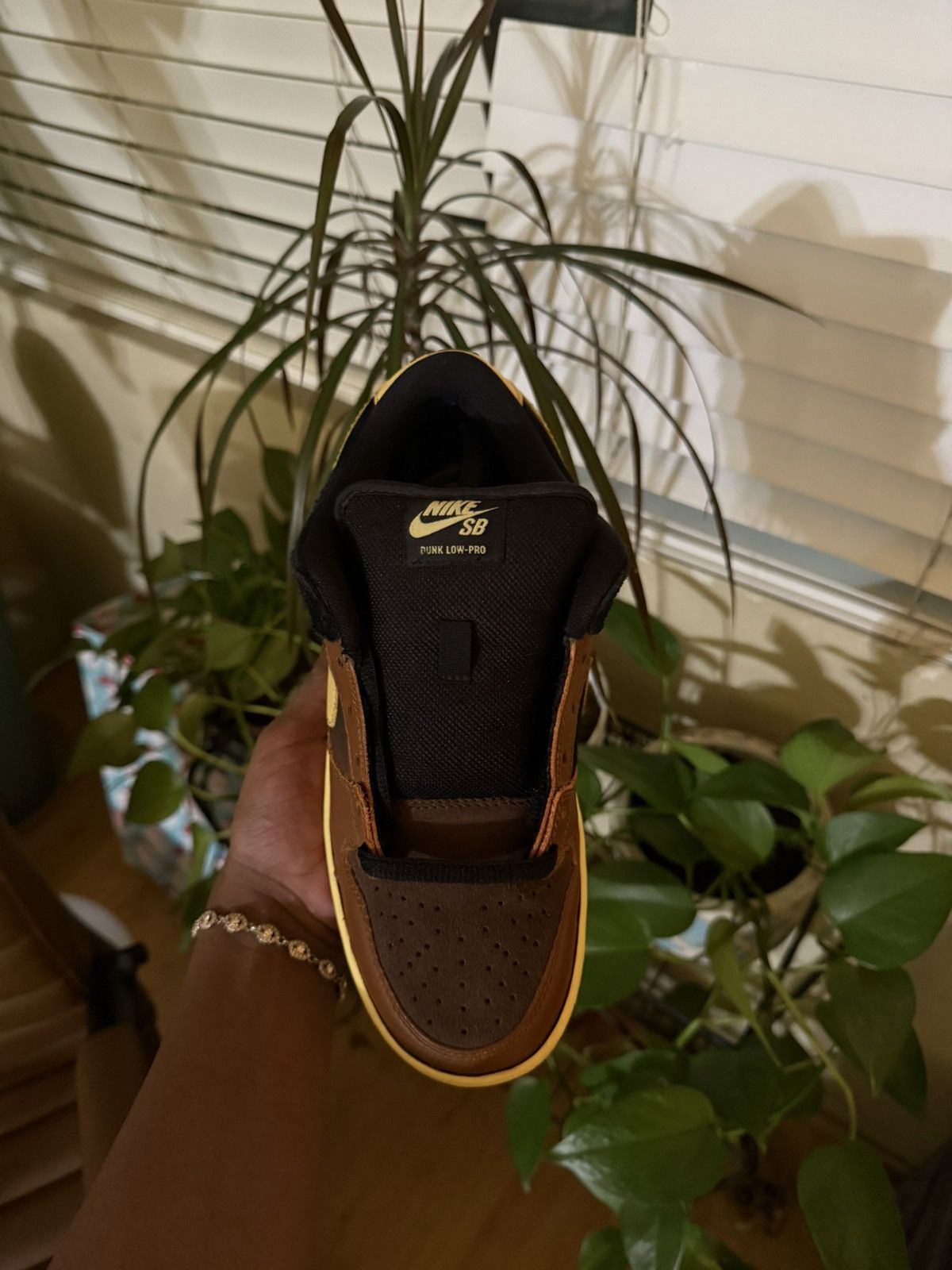 Nike SB 2012 Nike Dunk SB Low Premium OG Black/Tan “Guinness” Size US 7 / EU 40 - 6 Thumbnail