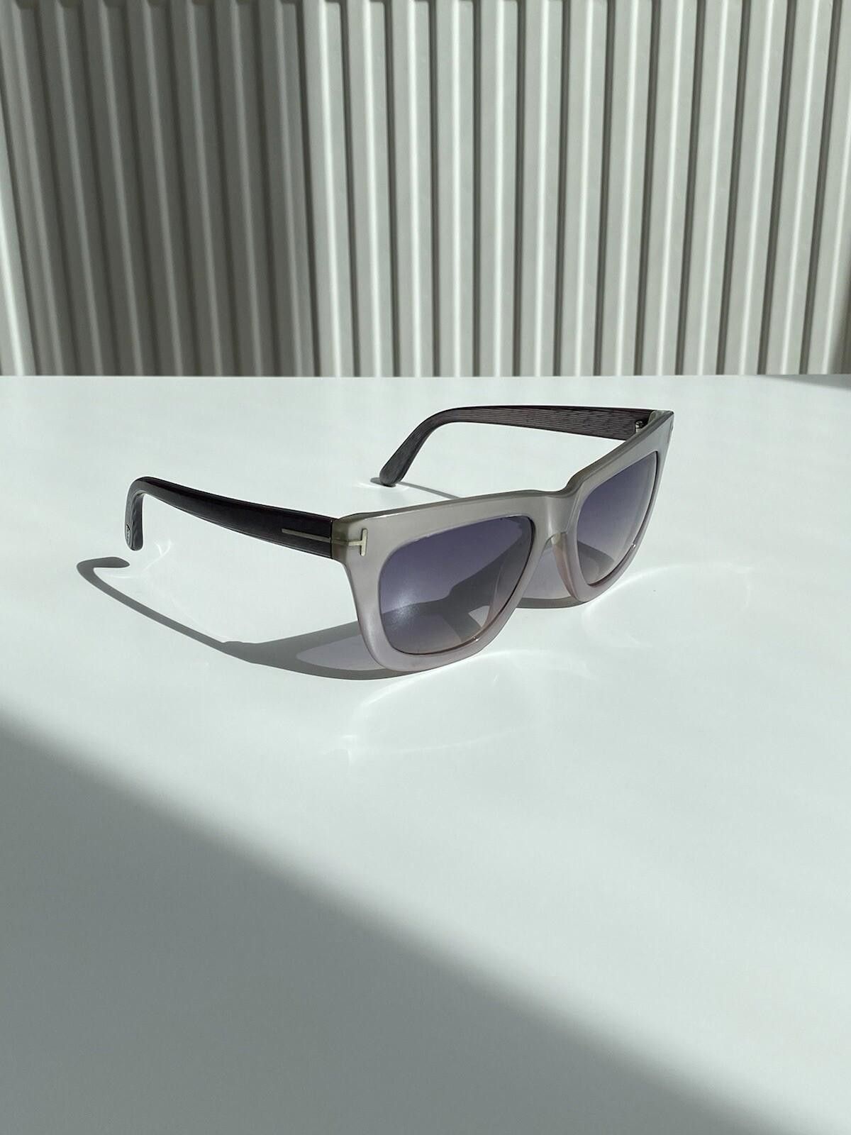 Tom Ford Tom Ford Celina Iridescent Gradient Tint Sunglasses Women’s Size ONE SIZE - 4 Thumbnail