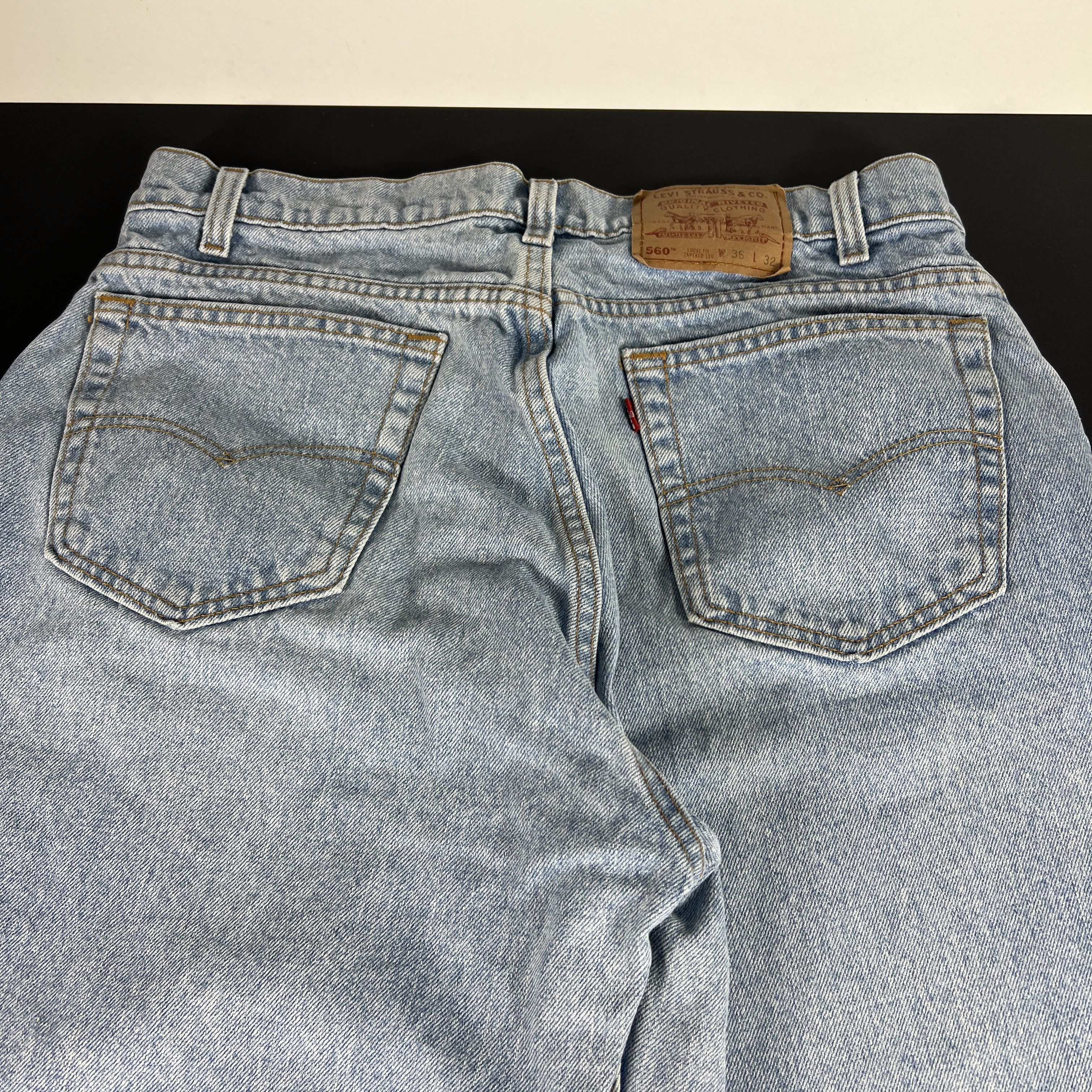 Levi's × Vintage VTG 90s Levi's Jeans 560 Loose Tapered Light Blue Denim Size US 35 - 11 Thumbnail