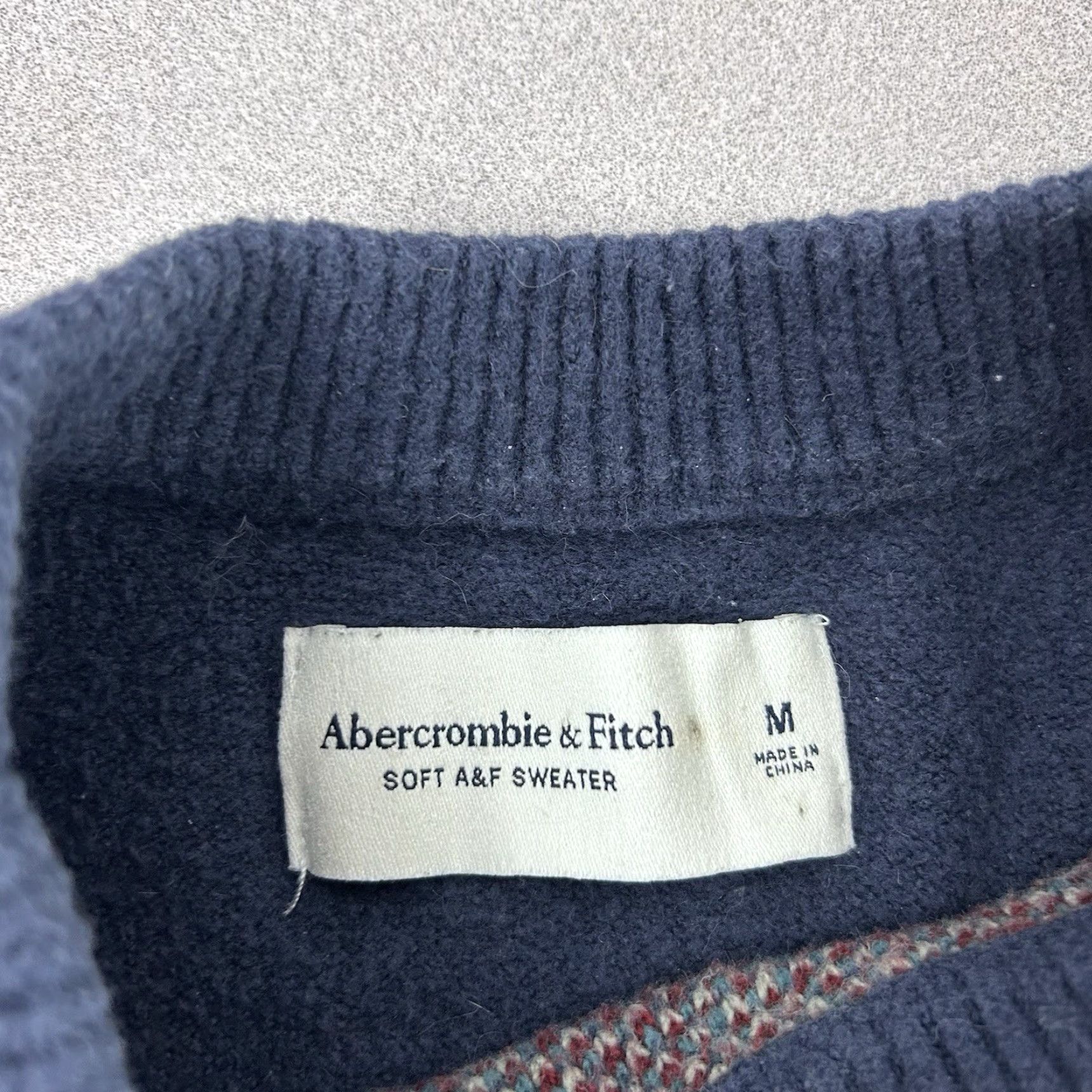 Abercrombie & Fitch Abercrombie & Fitch Mens M Navy Flower Crewneck Pullover Sweater Blue Floral Knit Crewneck Oversized Fall Winter Shirt? Size US M / EU 48-50 / 2 - 3 Thumbnail