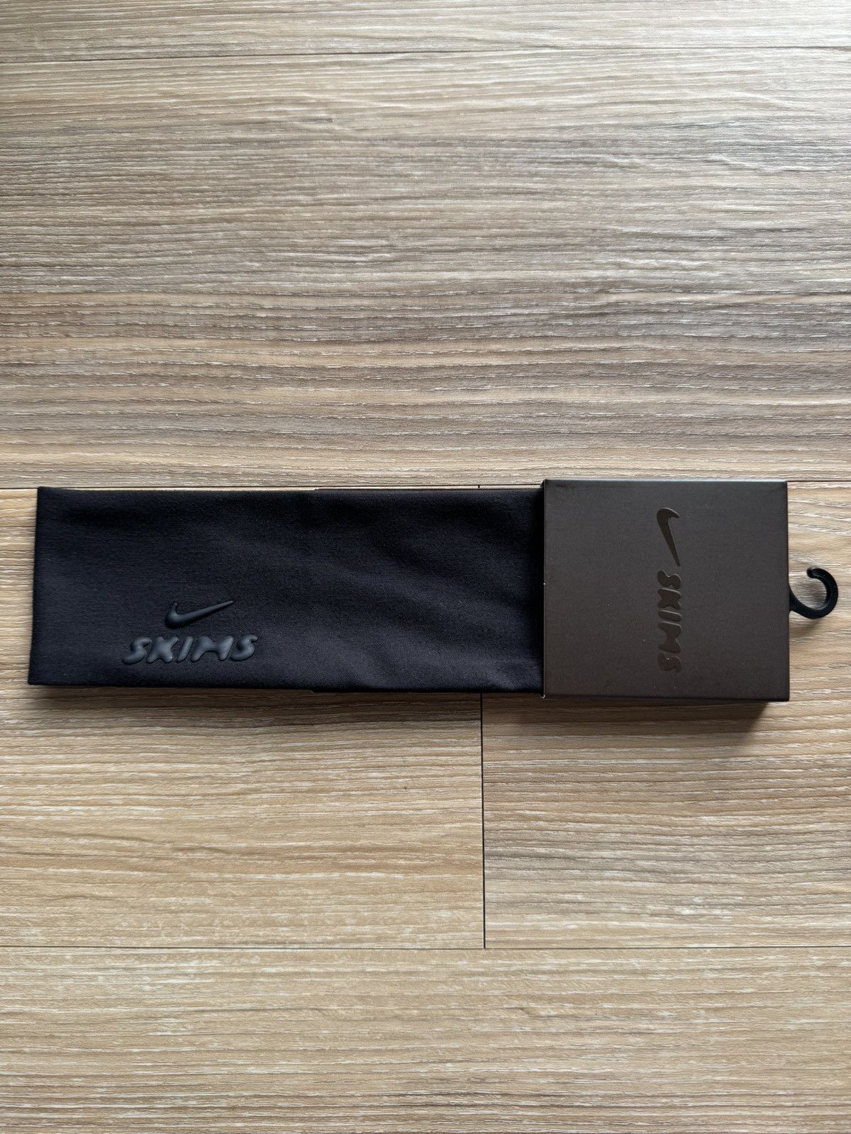Nike Nike Skims Headband Black NEW Size ONE SIZE - 1 Thumbnail