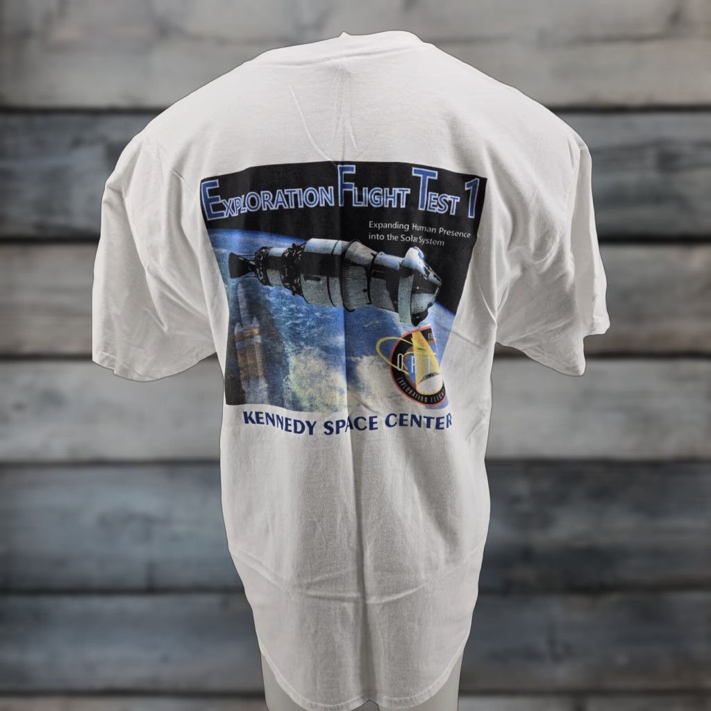 Gildan VINTAGE NASA Kennedy Space Center Orion Exploration Flight Test Mens XL T-Shirt White Space Graphics 90s Mens Size US XL / EU 56 / 4 - 1 Thumbnail