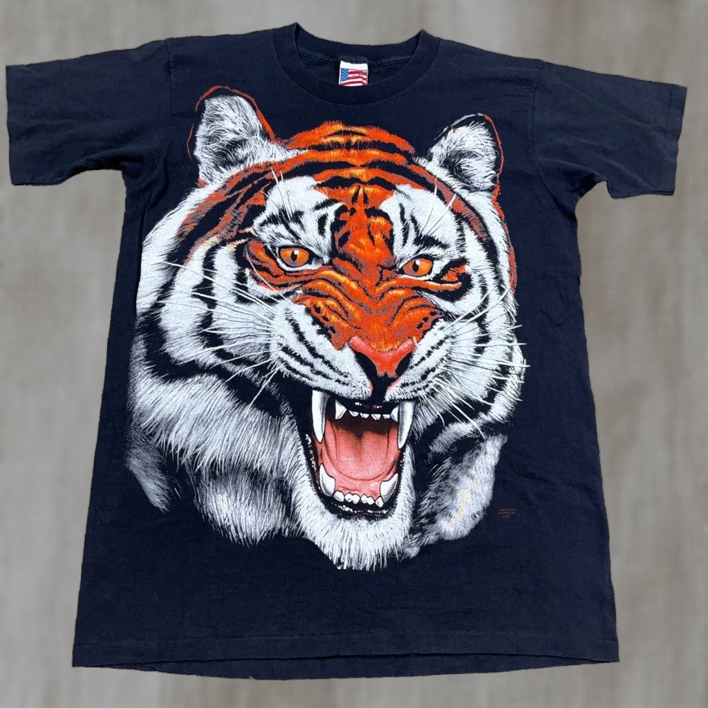 Vintage VINTAGE Trinity Nature Shirt Men L Black Bengal Tiger Print 90s Graphic Print Crew Neck Short Sleeve T-Shirt N/A Size US L / EU 52-54 / 3 - 1 Thumbnail