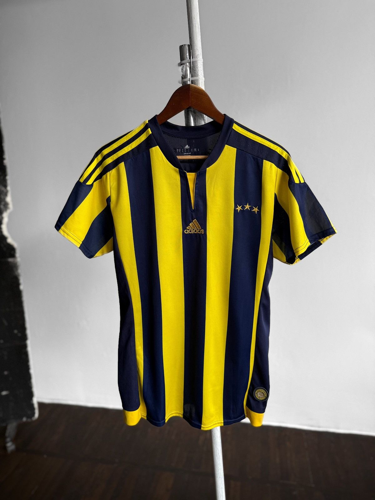 Adidas Adidas x FC Fenerbahce SK 2011-12 Home Football Jersey Tee Size US L / EU 52-54 / 3 - 1 Thumbnail