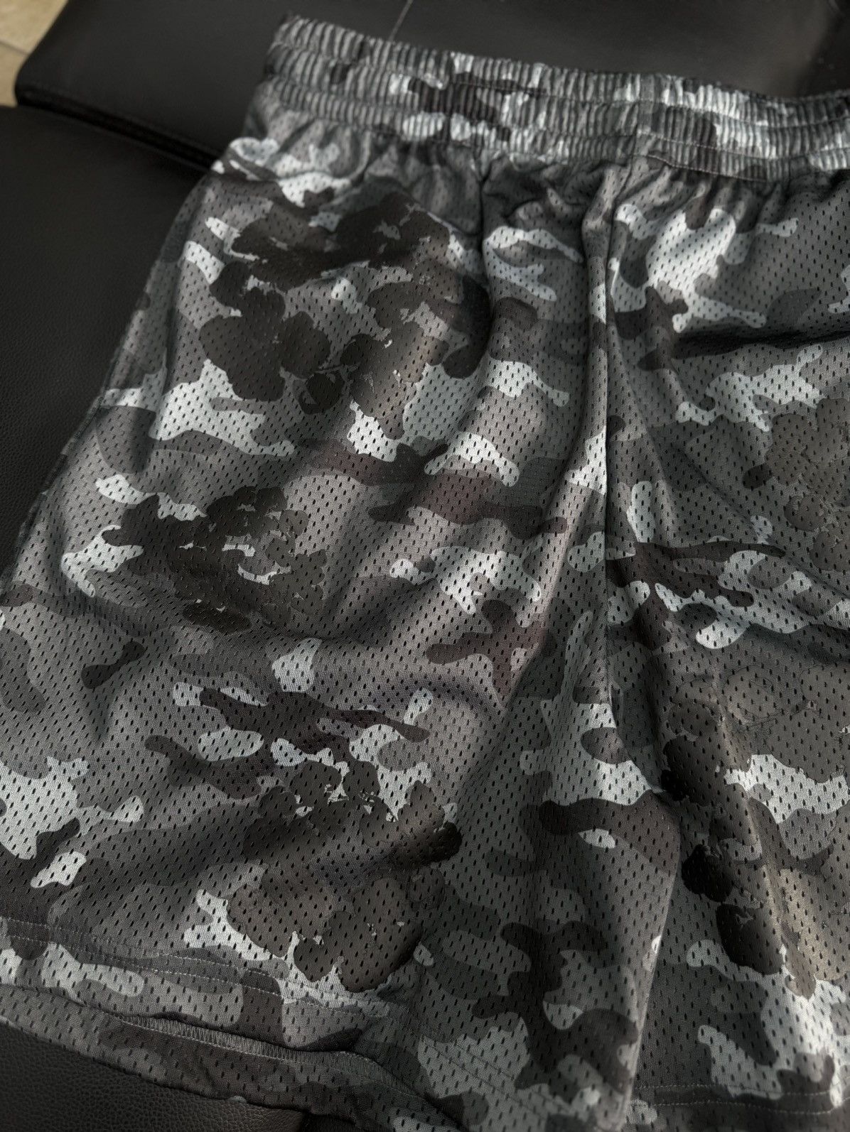 DENIM TEARS Denim Tears Mesh Summer Shorts Black Camo Size Large (NEW) Size US 33 - 4 Thumbnail