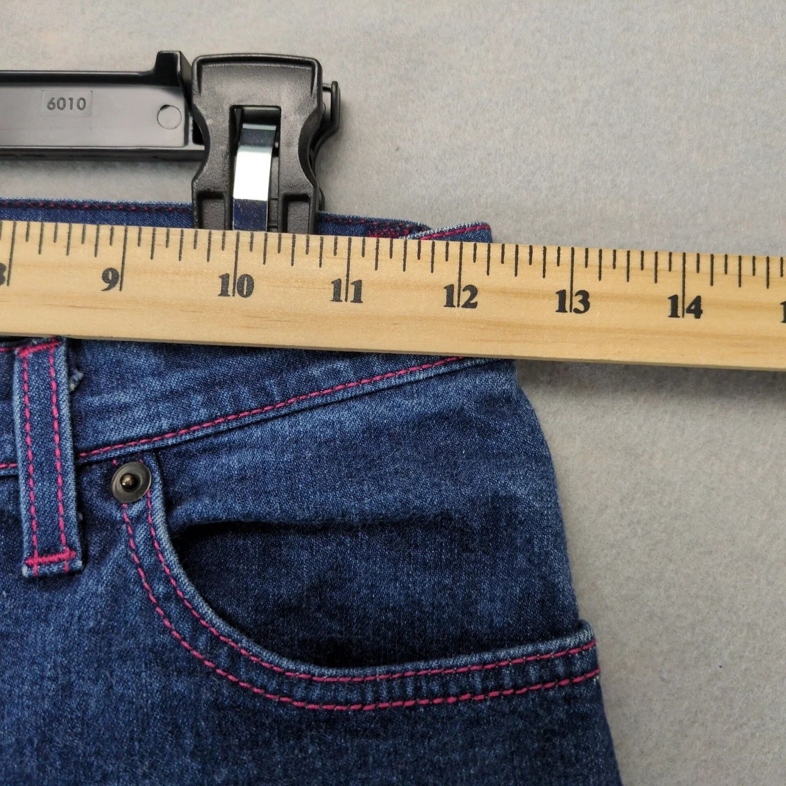 Iceberg Ice History Iceberg Jeans 24x32" Looney Tunes Bugs Bunny Size 24" / US 00 / IT 34 - 4 Thumbnail