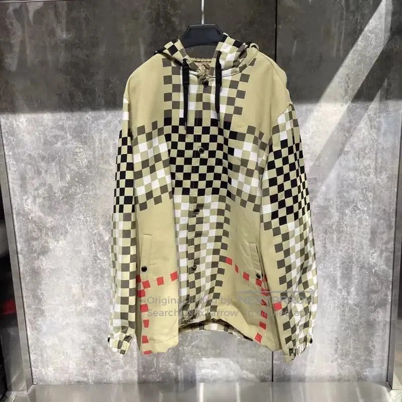 Burberry Burberry Beige Checker Pattern Men's Jacket. Size US XL / EU 56 / 4 - 1 Thumbnail