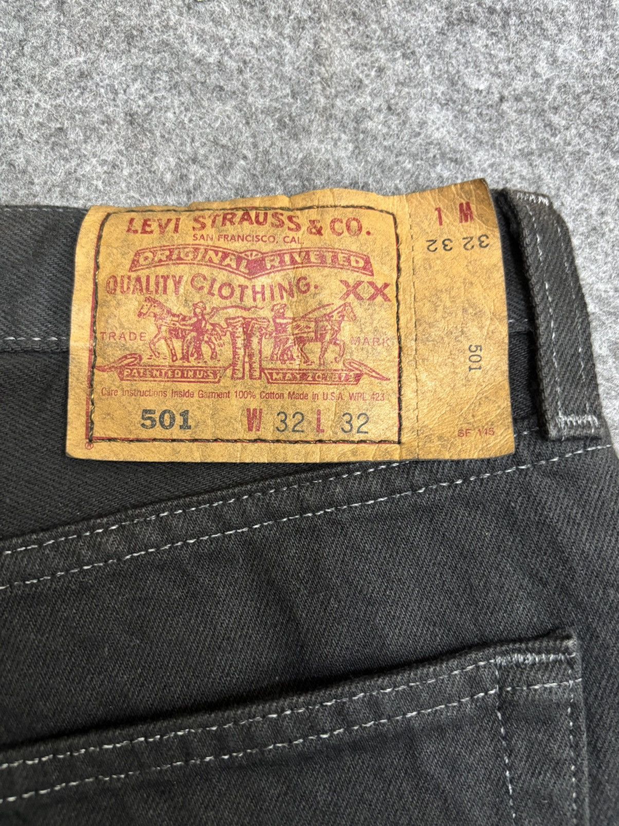 Levi's Vintage Clothing 💥90s💥Vintage Levis 501 Original Cut Superblack Denim F605 Size US 31 - 19 Thumbnail