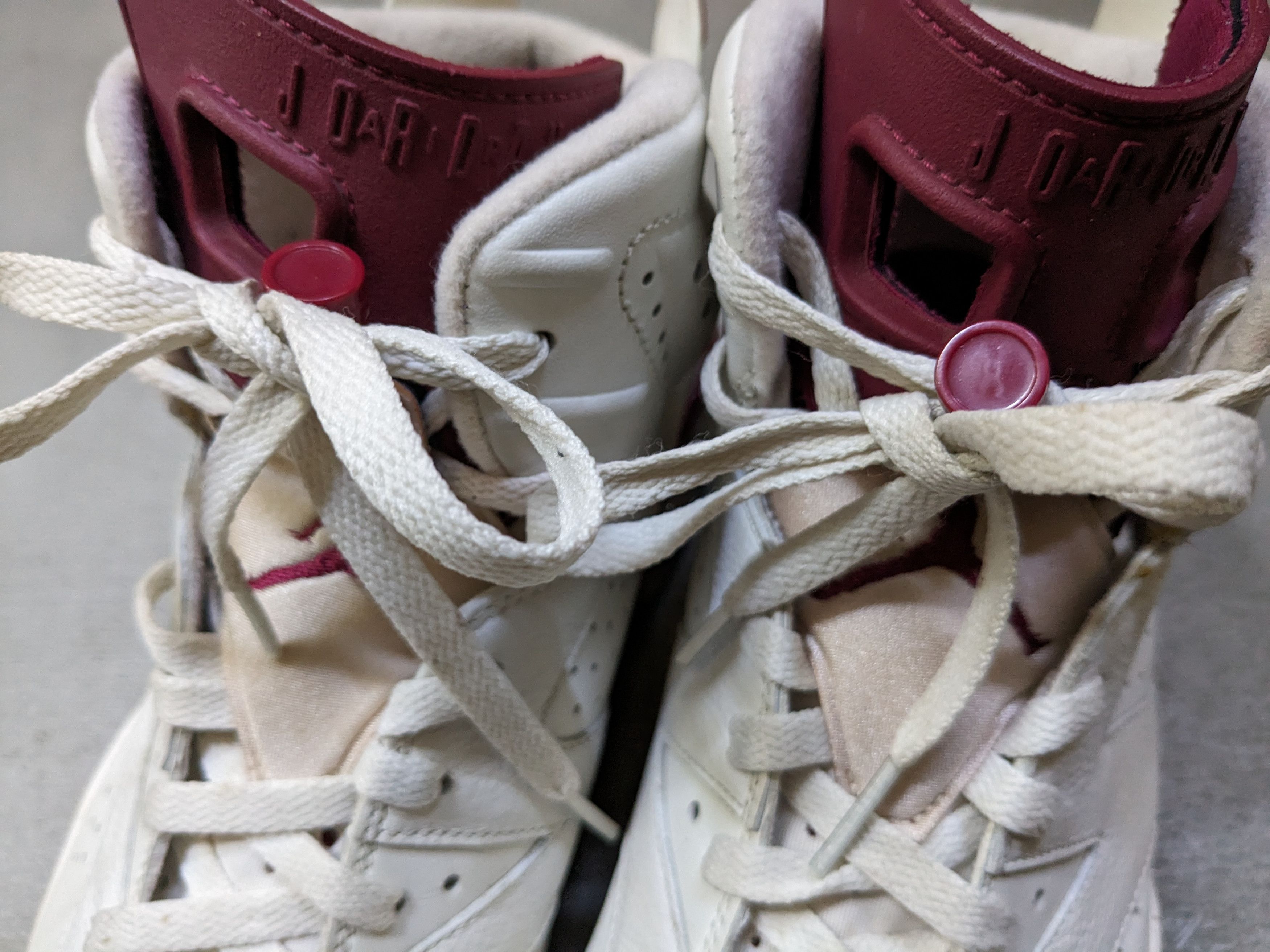 Jordan Brand × Nike Nike Air Retro Jordan 6 Maroon Size 10.5 2015 384664-116 Size US 10.5 / EU 43-44 - 4 Thumbnail