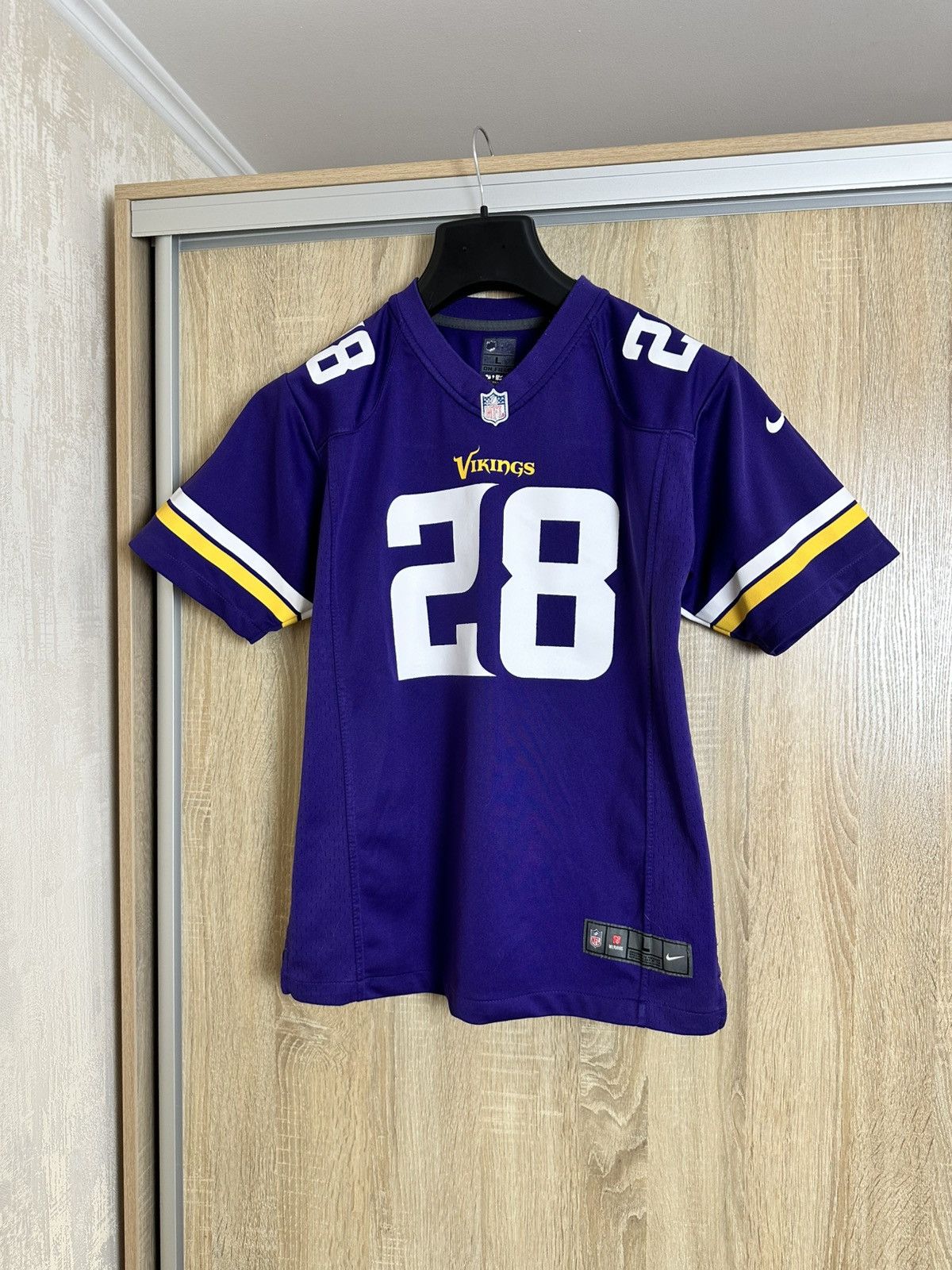 NFL 🔥 Minnesota Vikings NFL #28 Peterson Nike Jersey T Shirt Size US S / EU 44-46 / 1 - 1 Thumbnail