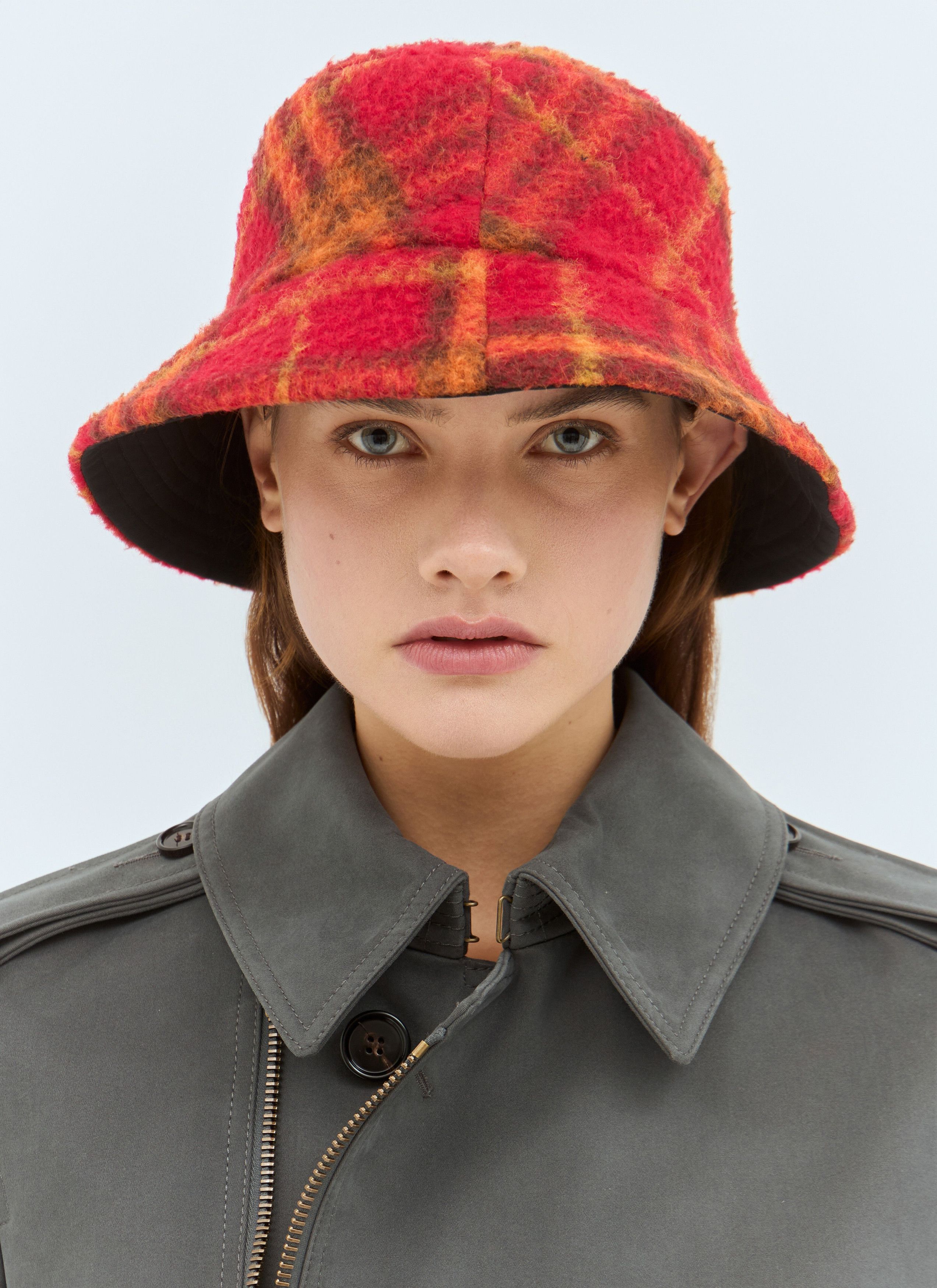 Burberry Reversible Check Fleece Bucket Hat Size ONE SIZE - 1 Thumbnail