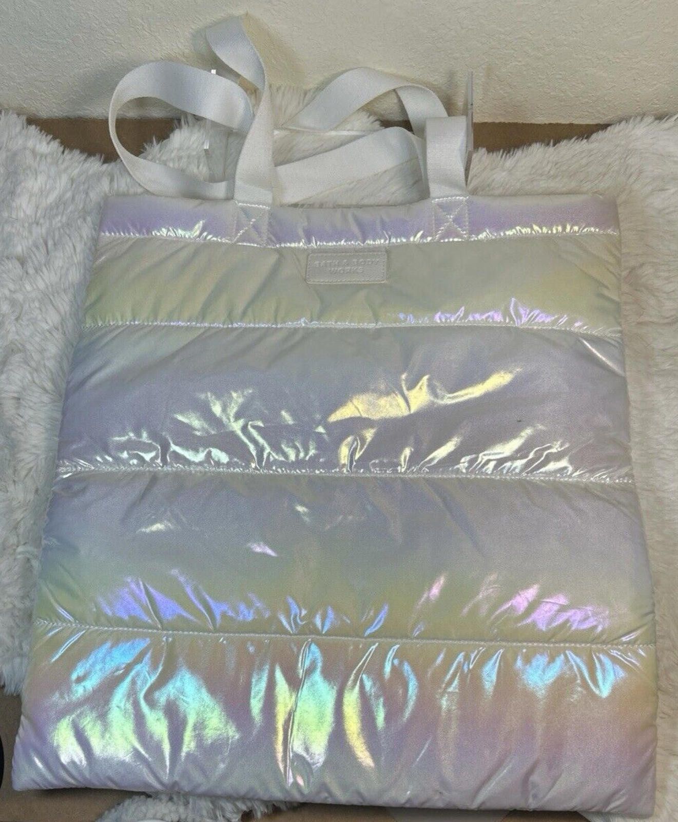 Designer BATH & BODY WORKS WHITE IRIDESCENT PUFFER TOTE BAG Size ONE SIZE - 5 Thumbnail