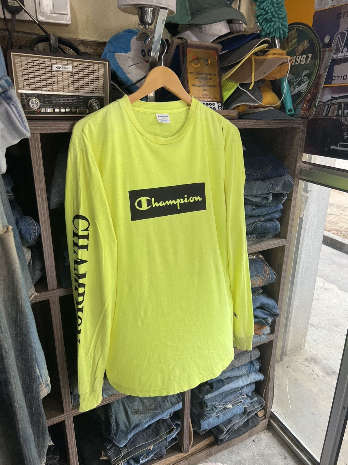 Champion 🔥Distressed Champion Long Sleeve Size US M / EU 48-50 / 2 - 3 Thumbnail