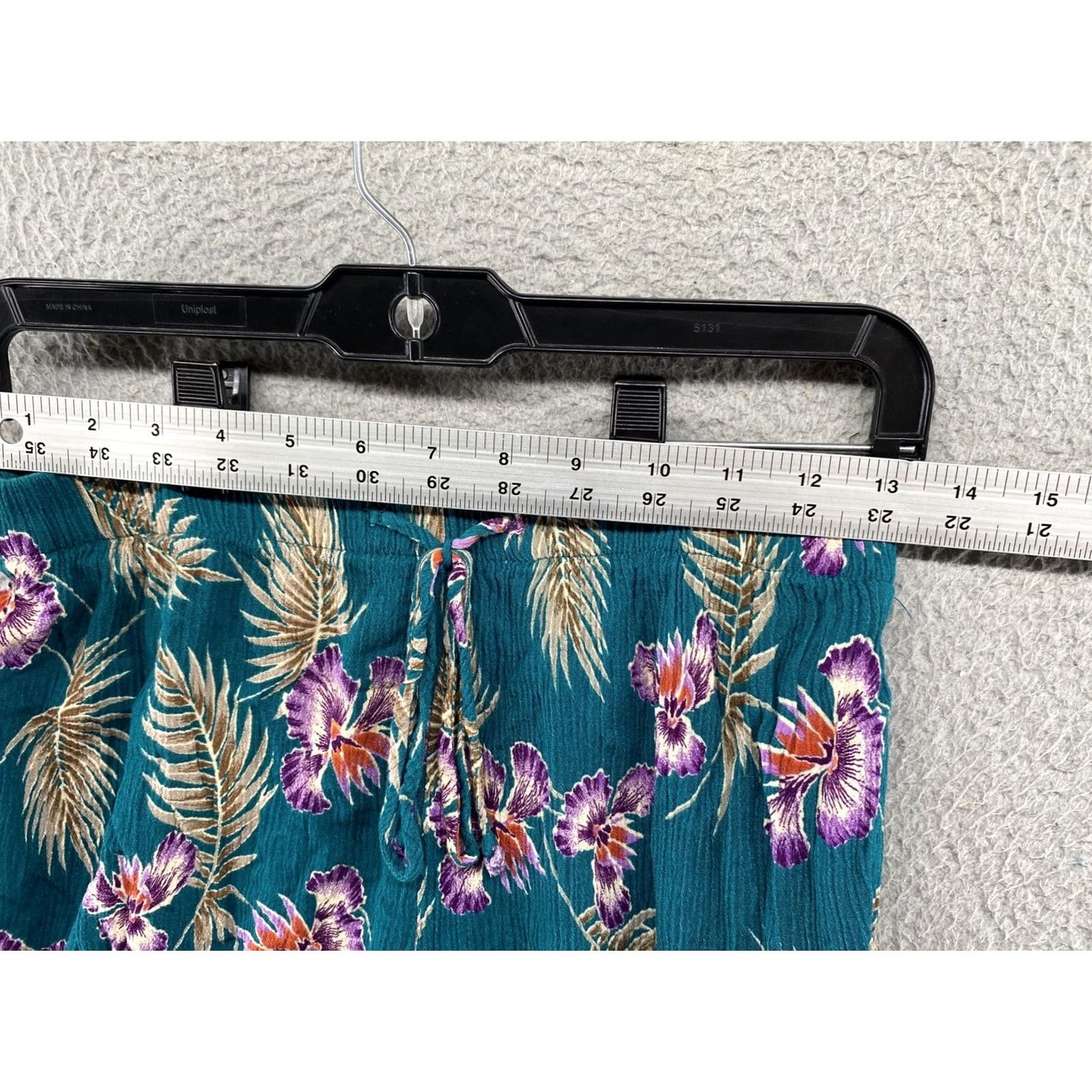 Vintage VINTAGE California Krush Elastic Waist Shorts Womens M Hawaiian Print Beige USA Size 32" / US 10 / IT 46 - 3 Thumbnail