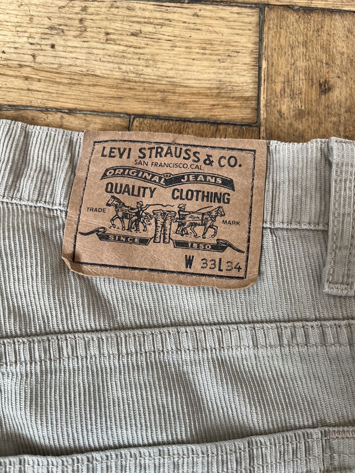 Levi's Vintage Levi’s Cream Jeans Corduroy Denim Baggy Fit 33x34 Size US 34 / EU 50 - 5 Thumbnail
