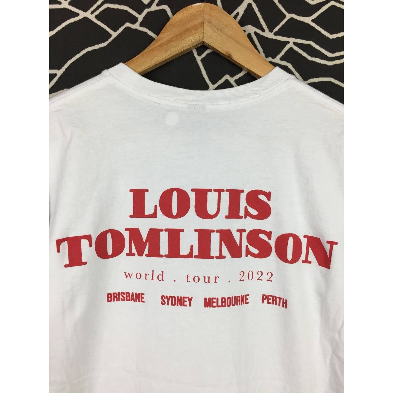 Band Tees Louis Tomlinson One Direction Australian World Tour 2022 Tee Size US S / EU 44-46 / 1 - 6 Thumbnail