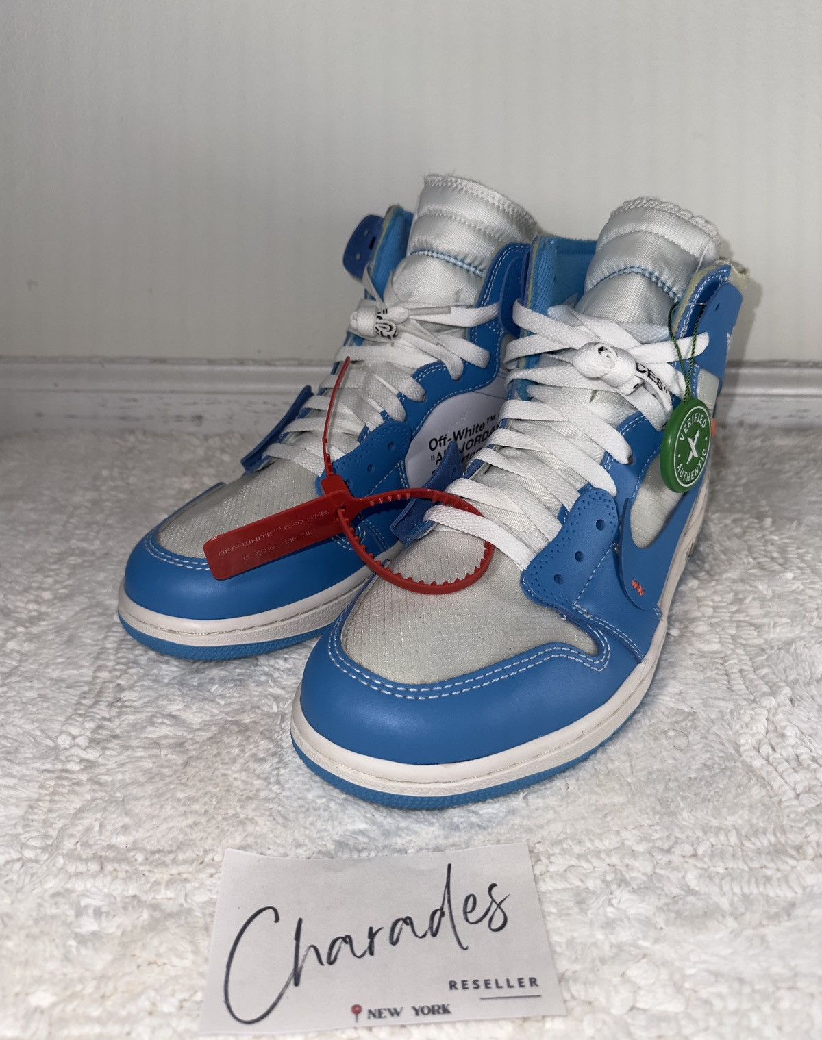 Jordan Brand × Nike × Off-White Jordan 1 Retro High Off-White University Blue Size US 9.5 / EU 42-43 - 1 Thumbnail