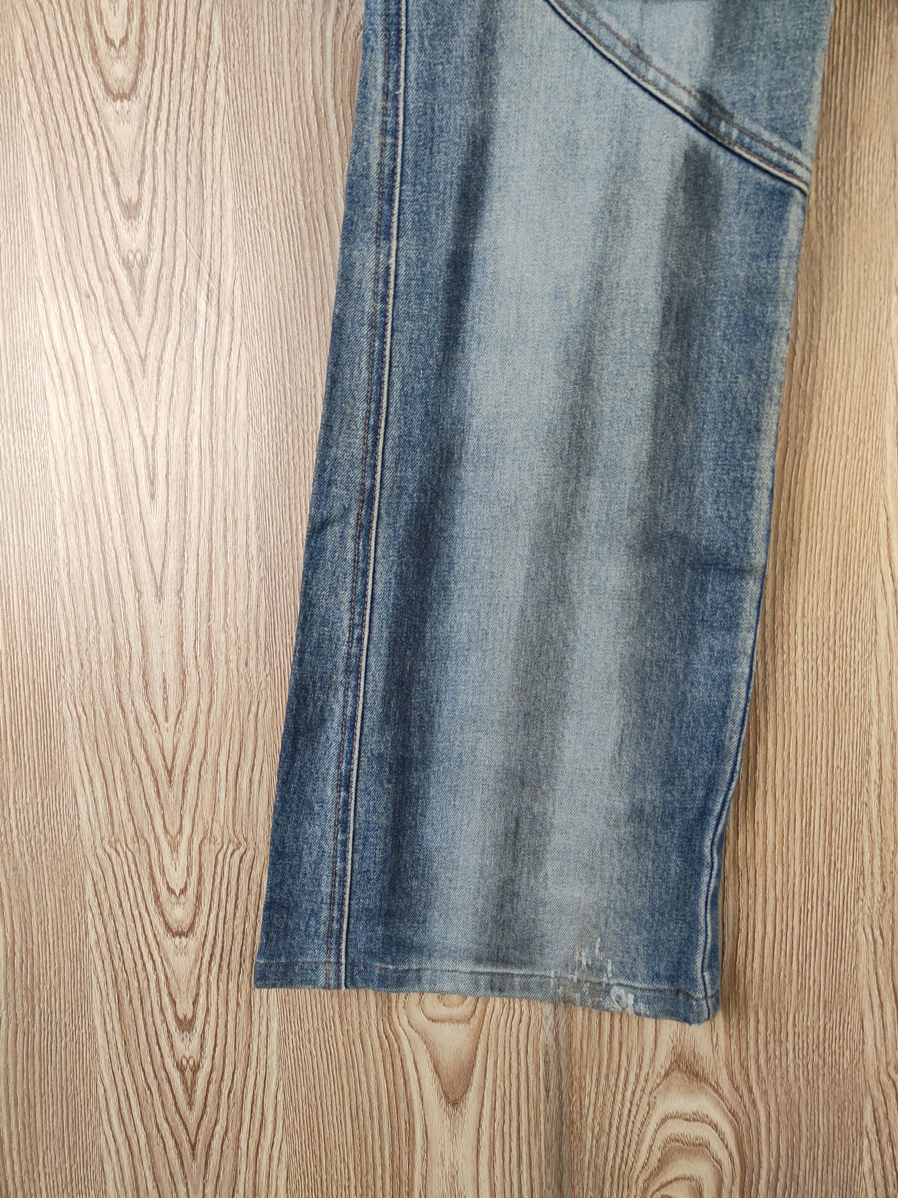 Burberry Burberry Blue Faded Distressed Ripped Jeans #W099 Size 26" / US 2 / IT 38 - 4 Thumbnail