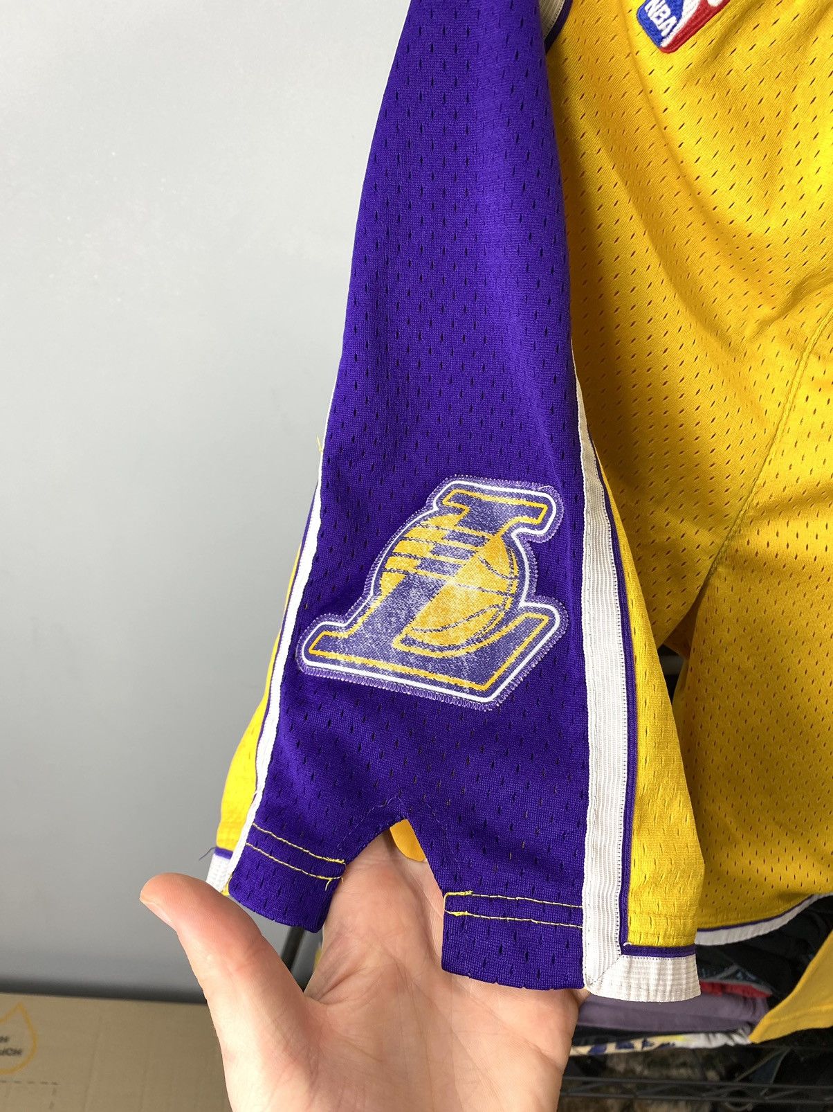 Adidas Vintage Bryant Adidas Lakers NBA Shorts T Shirt Jersey Size US S / EU 44-46 / 1 - 8 Thumbnail