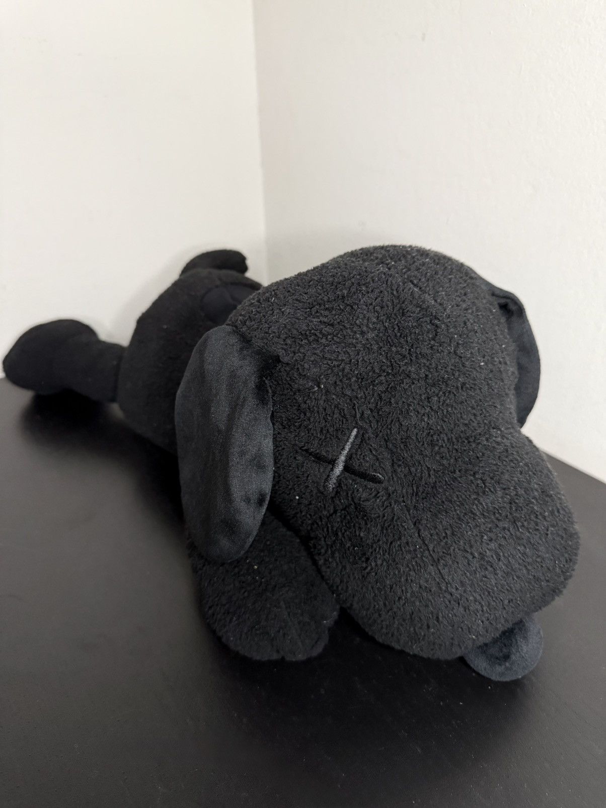 Kaws × Peanuts × Uniqlo Kaws x Uniqlo x Peanuts Snoopy Plush Large Size ONE SIZE - 1 Thumbnail