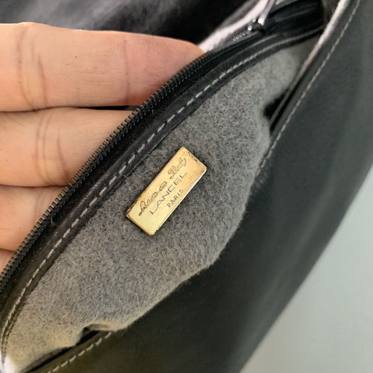 Lancel Lancel Paris Leather Slingbag Size ONE SIZE - 9 Thumbnail