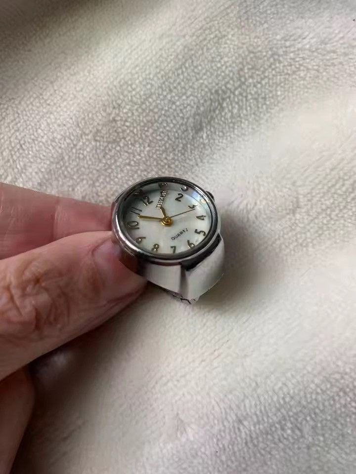 VIBE 💍 Vintage Style Silver Tone Ring Watch | Oval Face Analog Size ONE SIZE - 3 Thumbnail