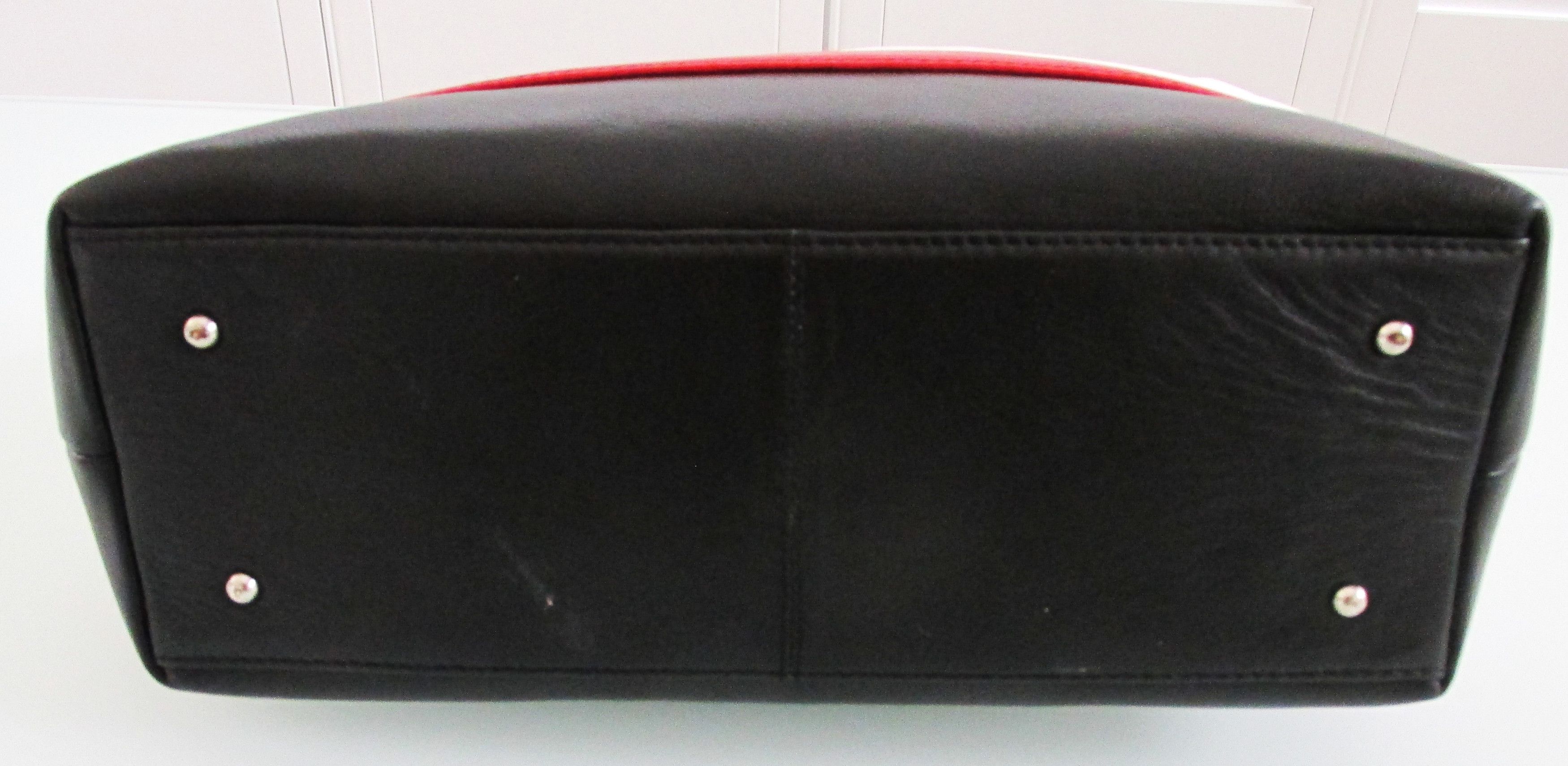 Other Women's "Est-West" Tote-Style Leather Handbag/Purse Size ONE SIZE - 5 Thumbnail