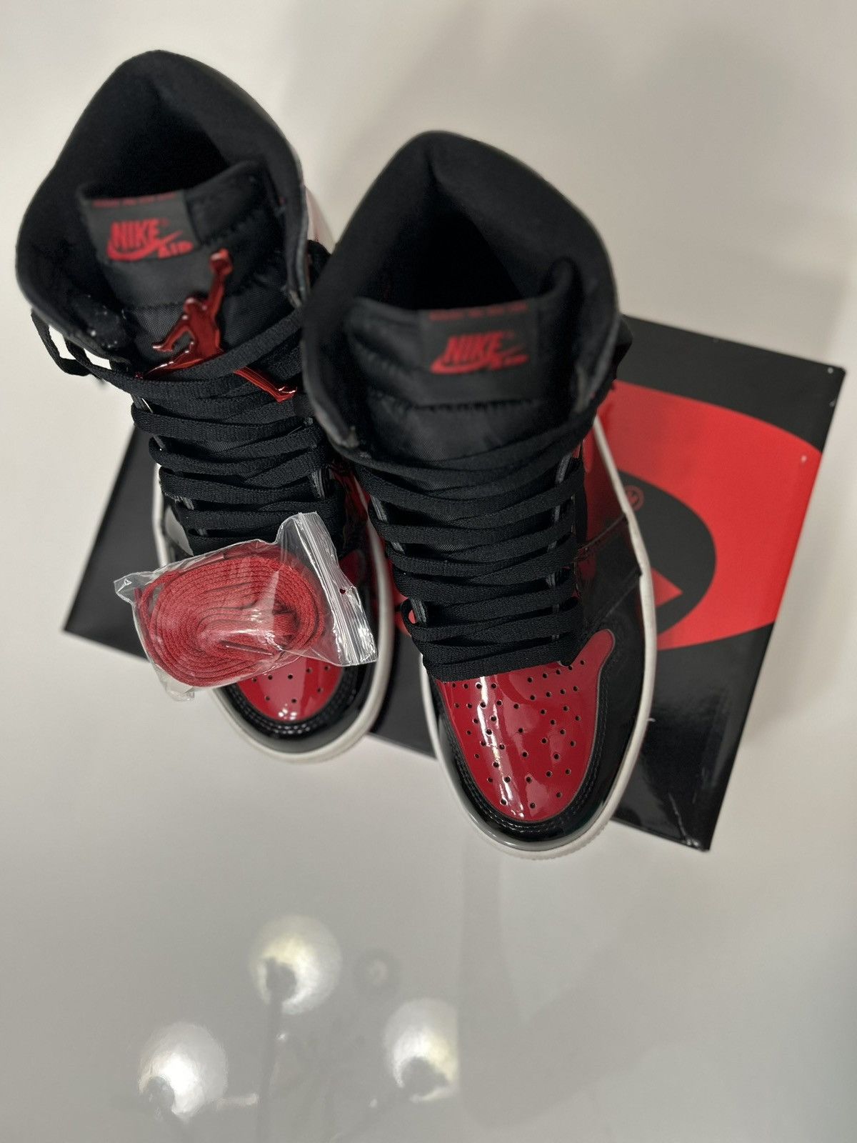 Jordan Brand × Nike Air Jordan 1 Retro High OG Patent Bred' Size US 8.5 / EU 41-42 - 5 Thumbnail