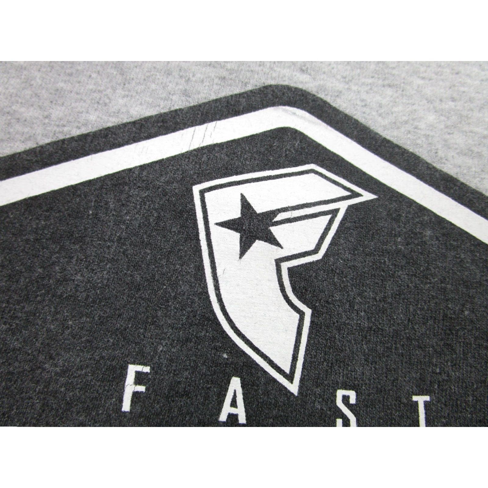 Barker Famous Stars And Straps Shirt Mens M Gray Blink 182 Travis Barker y2k punk Logo Streetwear Graphic Print T-Shirt Men Size US M / EU 48-50 / 2 - 5 Thumbnail