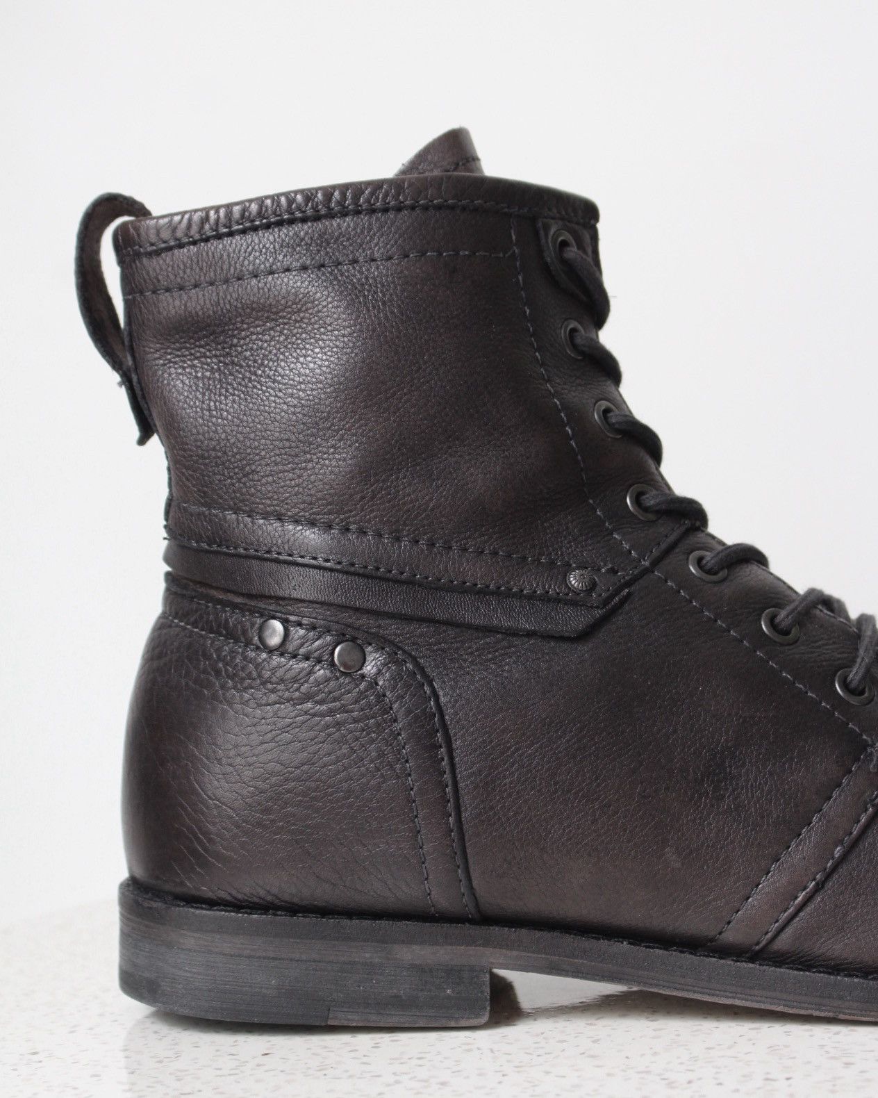 Vintage SS2015 GUESS BLACK LEATHER CAP TOE BOOTS Size US 11 / EU 44 - 7 Thumbnail
