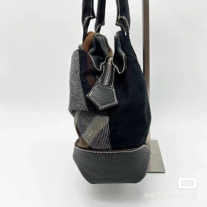 Vivienne Westwood Vivienne Westwood size os Classic brown coffee color checke Size ONE SIZE - 3 Thumbnail