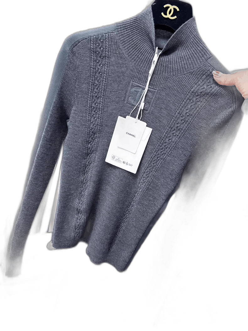 Chanel Chanel Gray Knitted Top with CC Logo Size S / US 4 / IT 40 - 1 Thumbnail